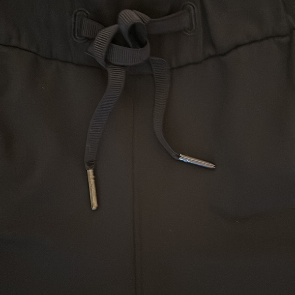 Lululemon black dance pants capri length size 8 - Picture 4 of 11